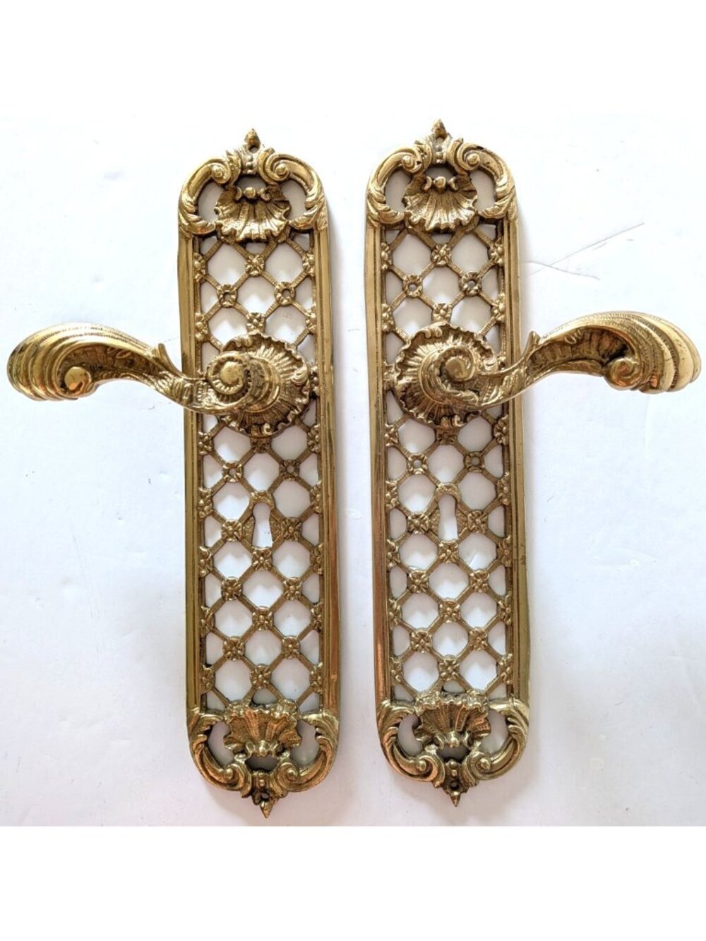 VTG Ornate Cast Brass Door Handle On Backplate Keyhole Louis XV Style Heavy Pair